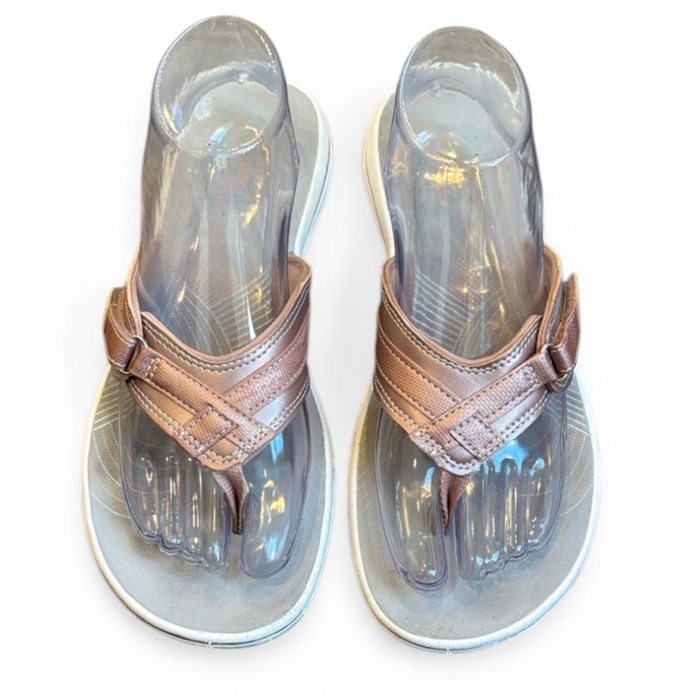 Clarks CloudSteppers Comfort Thong Sandals Women's Size 9 Rose Gold Flip Flop